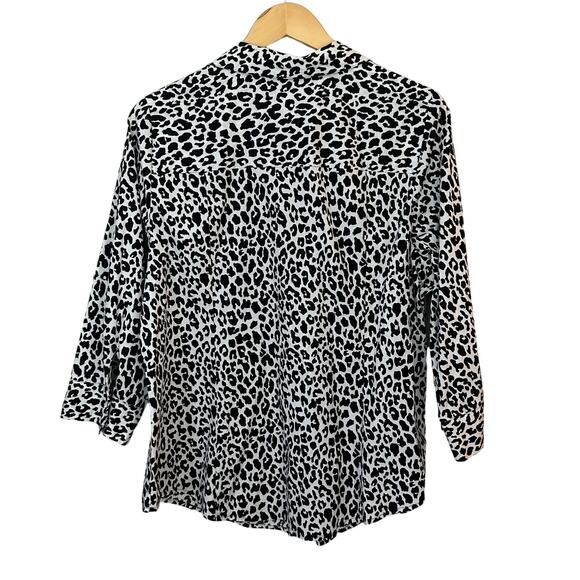 Lane Bryant Animal Print Blouse Womens Size 18 V Neck Button Up Black White - Picture 3 of 7